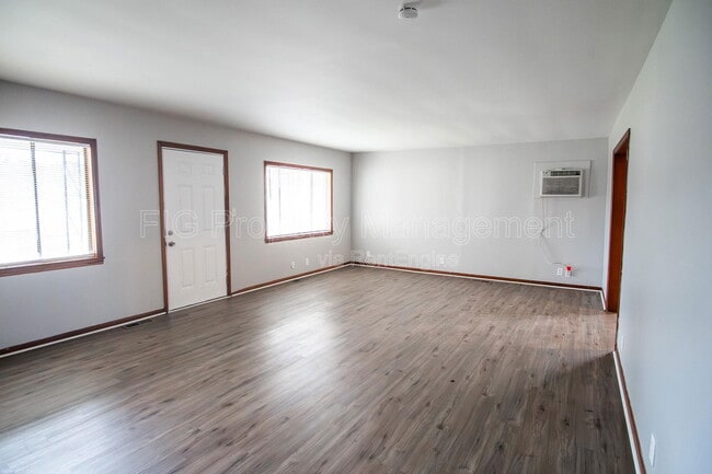 Building Photo - 525 Sewanee St