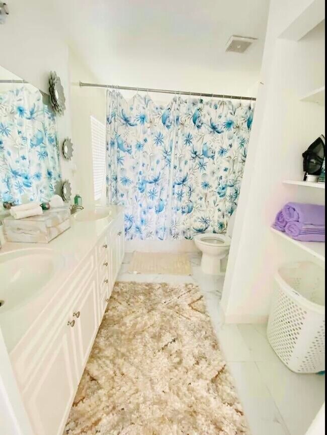 Building Photo - 2728 Nelson Dr