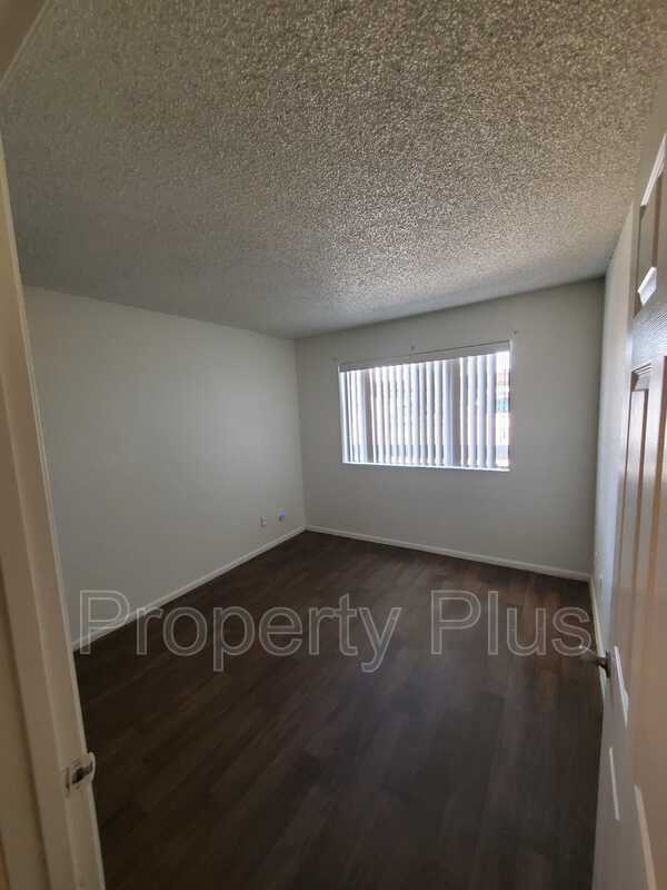 Building Photo - 3810 N Maryvale Pkwy