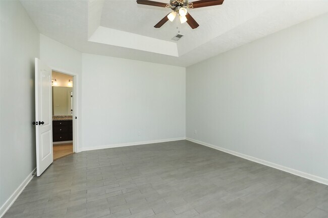 Building Photo - 24603 Haigshire Dr