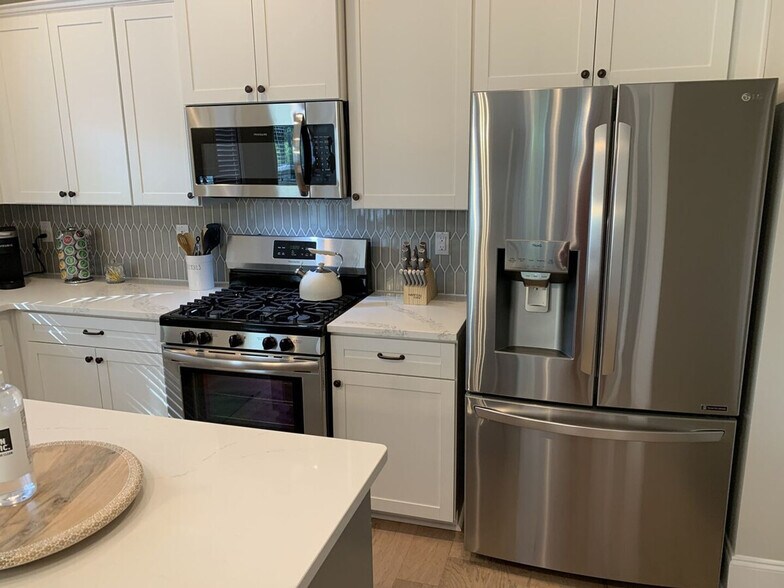 Building Photo - 4230 Old Cherokee St