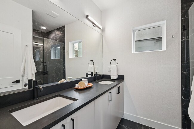 Building Photo - Modern 3BD, 3.5BA Sloan’s Lake Home with Rooftop Deck and 1-Car Garage