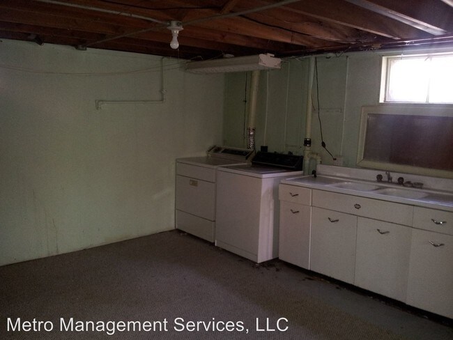 Building Photo - 4 br, 3 bath House - 3345 Newburg Road