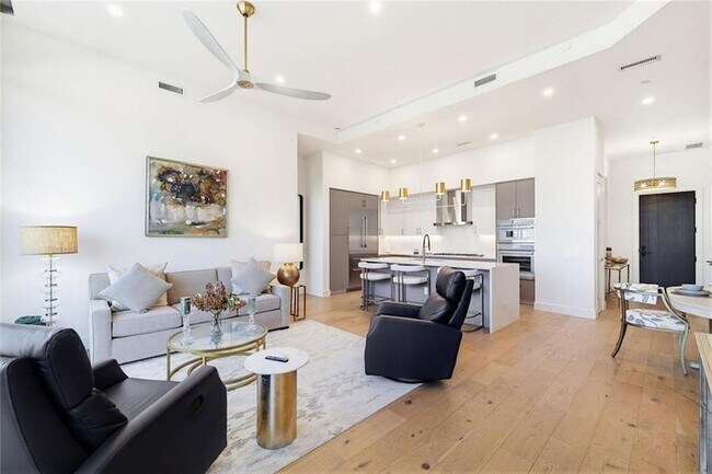 Building Photo - 2425 Peachtree Rd NE