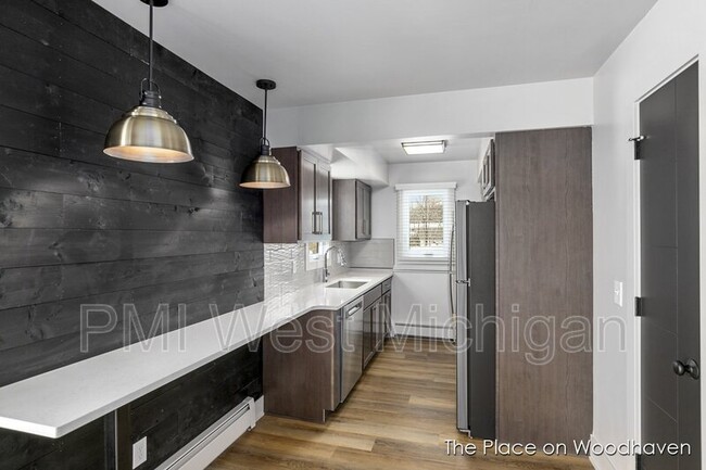 Building Photo - 8444 Woodhaven Dr SW