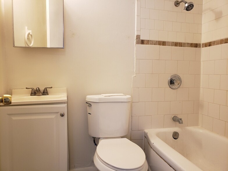 Building Photo - 3900 55th Ave N