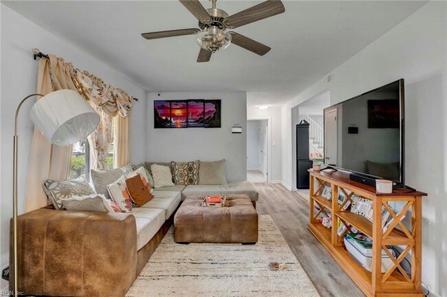 Building Photo - 205 Gumwood Dr