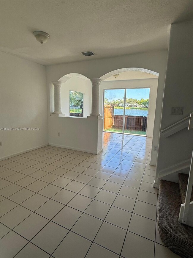 Primary Photo - 1416 SE 24th Ct