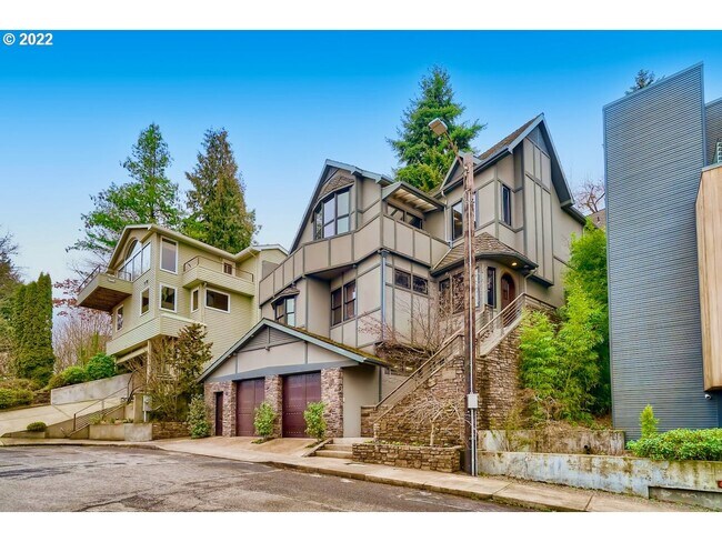 Building Photo - 407 NW Marlborough Ave
