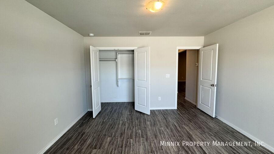 Building Photo - 2134 N Texas Ave