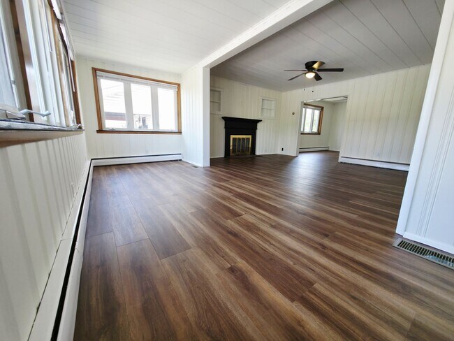 Building Photo - 3 Bed 1 Bath in Rochester PA