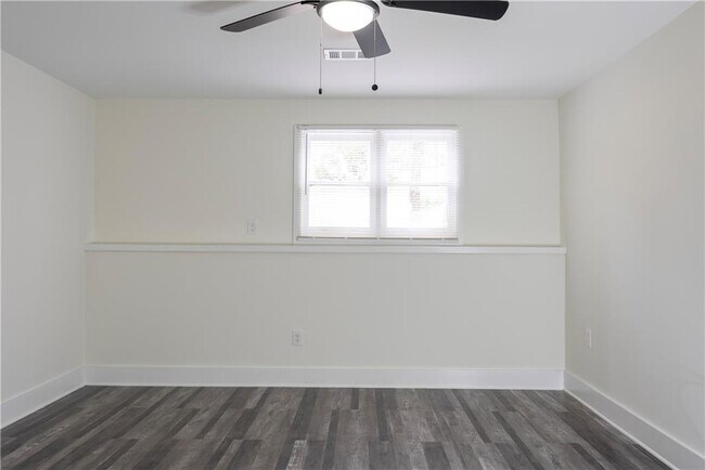 Building Photo - 5201 Sunset Trail