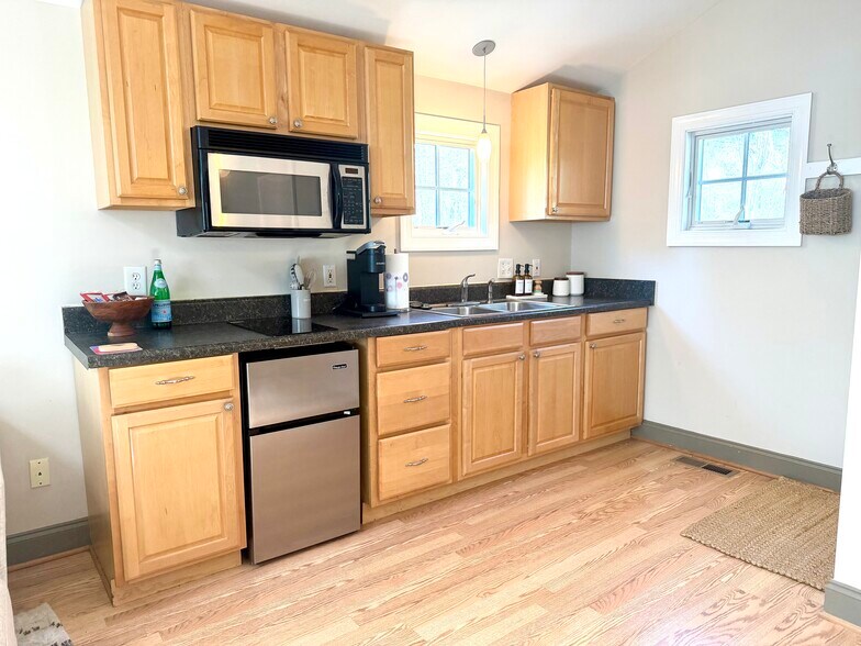 Building Photo - 6204 Old Military Rd