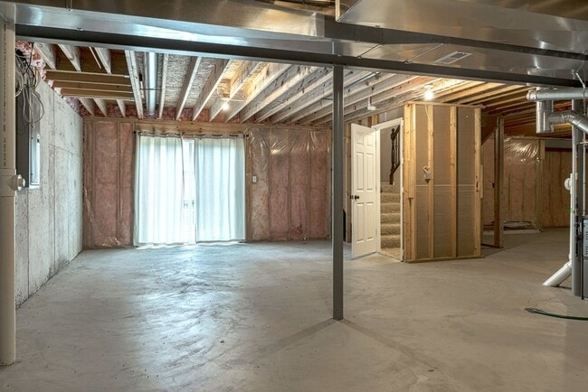 Building Photo - 6016 Blake Thomas Dr