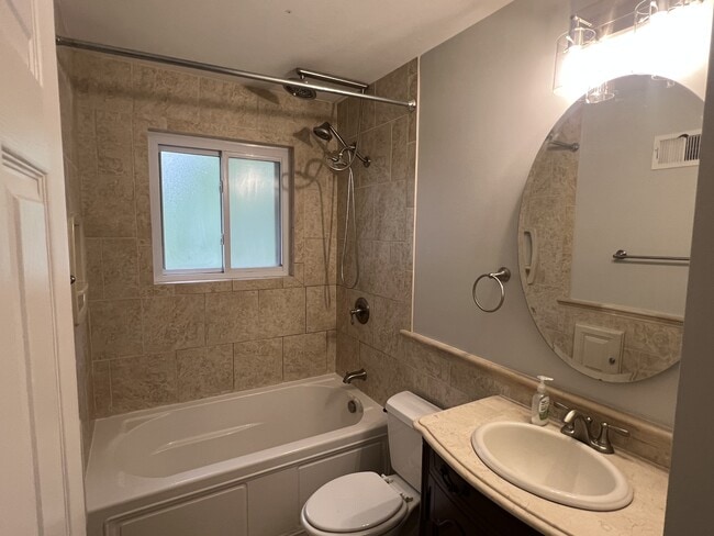 Building Photo - 448 Terryville Dr
