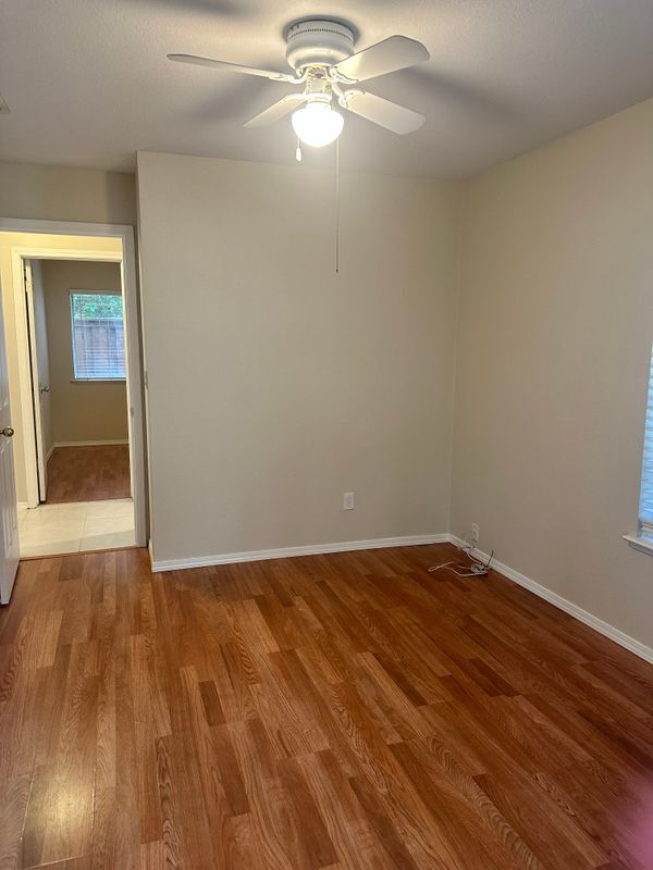 Building Photo - 430 Silvertail Pl