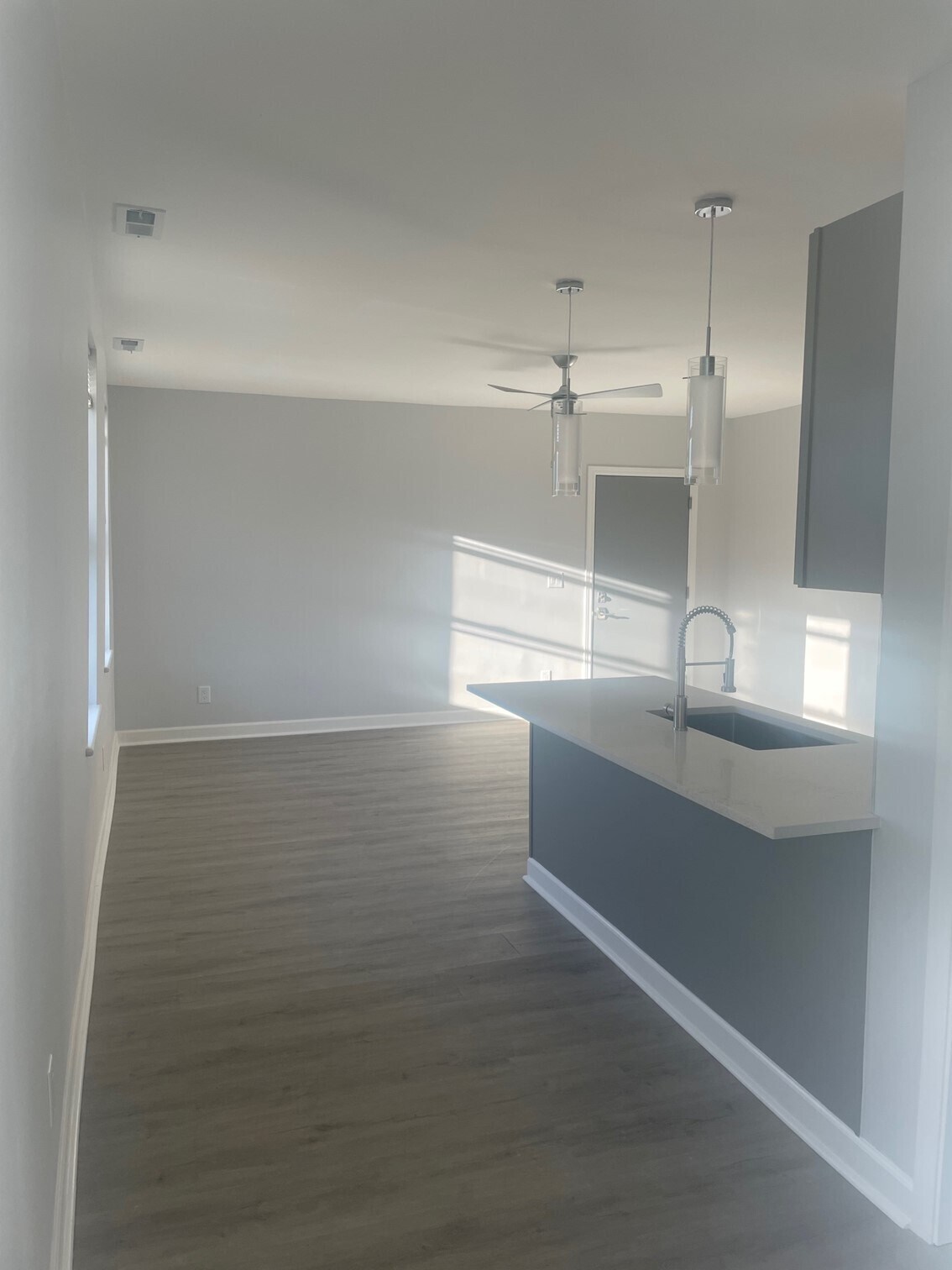 Bar Area & Living Room - 216 Findlay St