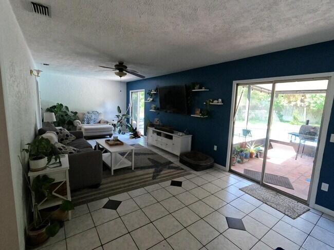 Building Photo - 1539 Huff Ct