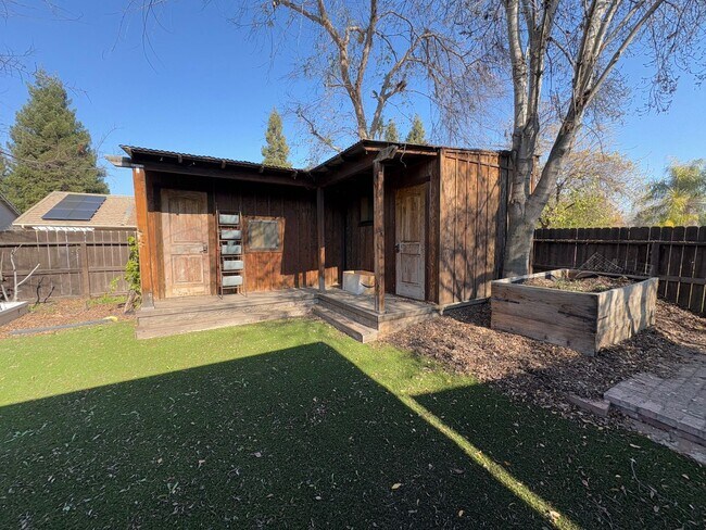 Building Photo - NW Visalia home available coming soon!