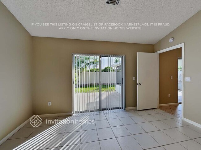 Building Photo - 13048 Meadowbreeze Dr