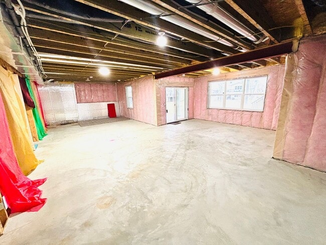 Building Photo - Beautiful 4 Bedroom Single Family Home in Prime Shakopee Neighborhood