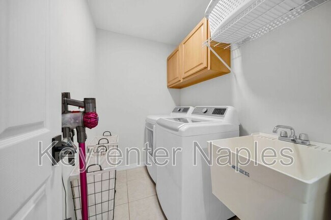 Building Photo - 8864 Ventura Way