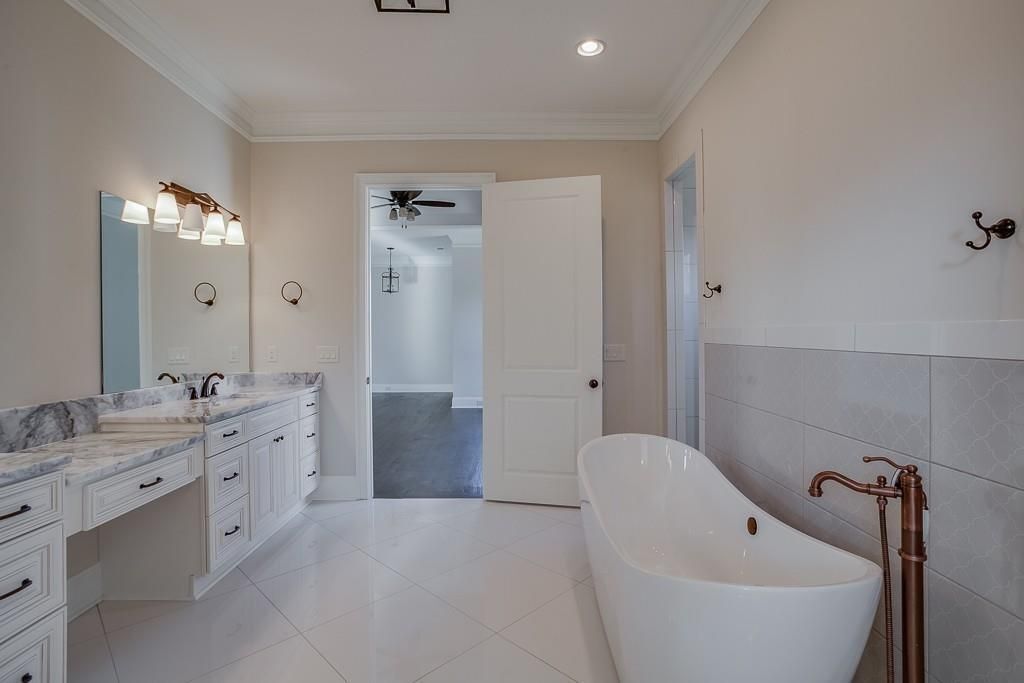 Building Photo - 5869 Chickasaw Ln