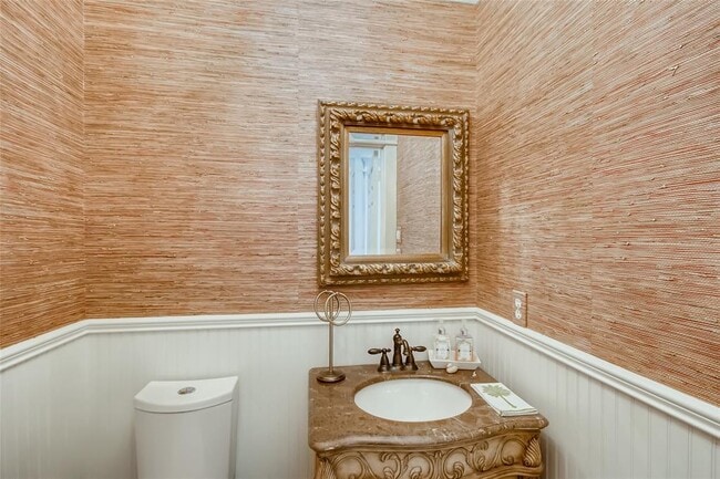 Building Photo - 1450 Lawrence St