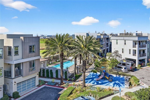 Building Photo - 1015 Somerton Dr