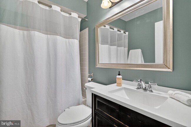 Building Photo - 119 Commonwealth Ct