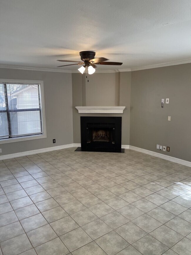 Building Photo - THE GARDENS OF CANYON