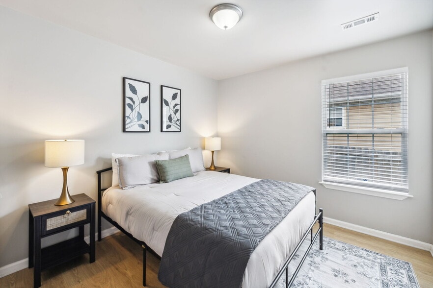 Building Photo - 226 Treutland Ave