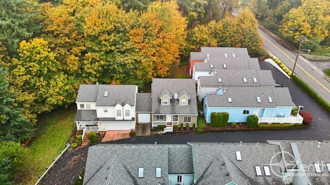 Building Photo - 419 NE 7th Ave