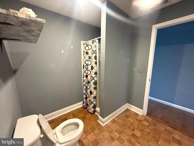 Building Photo - 132 W Washington St