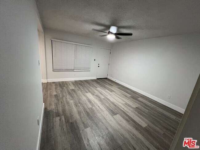 Building Photo - 14719 Chadron Ave