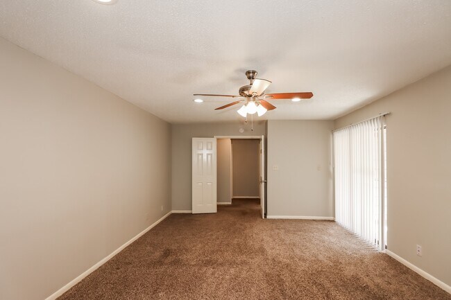 Building Photo - 334 Cypresswood Dr