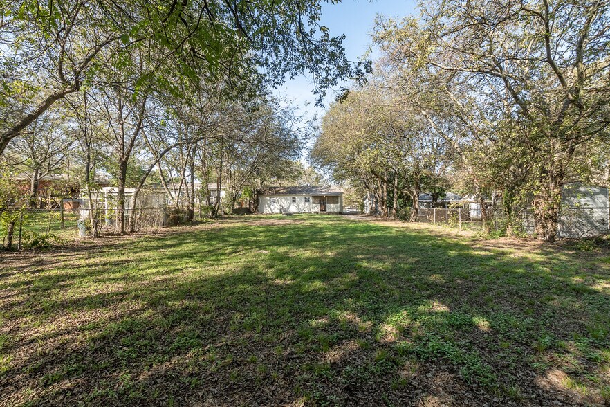 Building Photo - 3045 Olive Pl