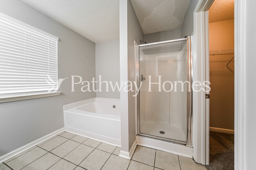 Building Photo - 229 Deodar Ln