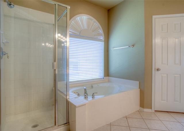 Building Photo - 11161 Balcones Dr