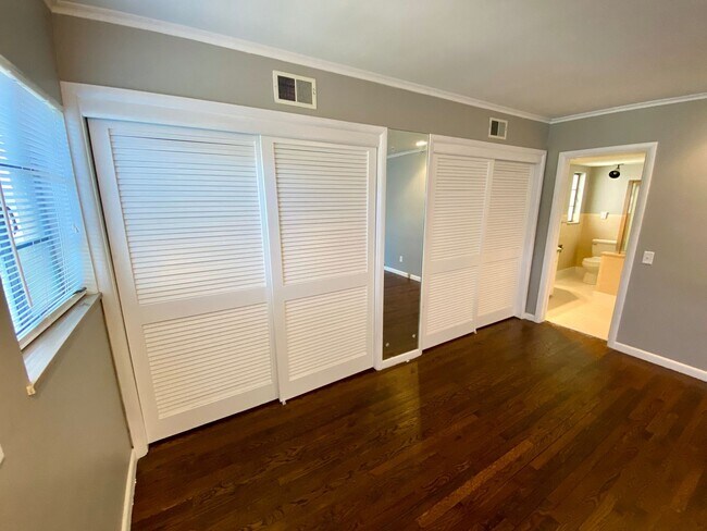 Building Photo - Remodeled Westgate Home with Attached Prof...