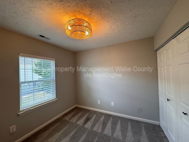 Building Photo - 5228 Big Bass Dr