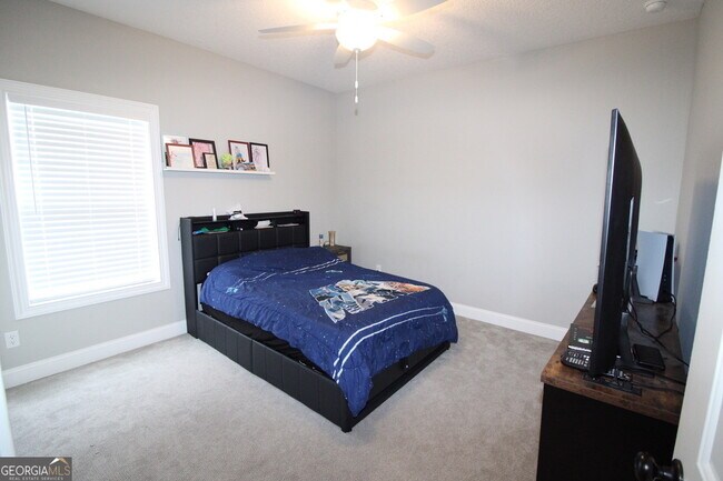 Building Photo - 28 Redington Dr