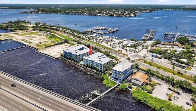 Building Photo - 275 NW Flagler Ave