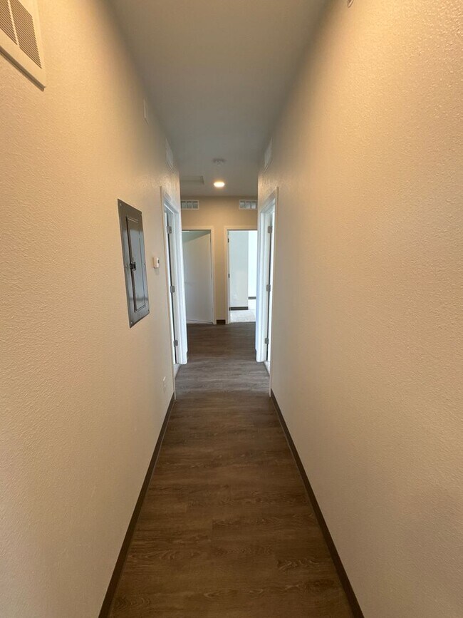 Building Photo - 4Bed 2Bath -Windom Landing Under New Management