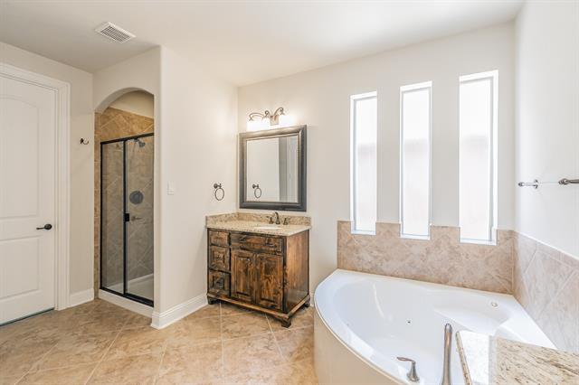 Building Photo - 2732 Waverley Dr