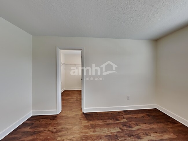 Building Photo - 1109 Walden Pond Dr