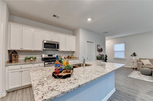 Building Photo - 111 Horned Owl Ave