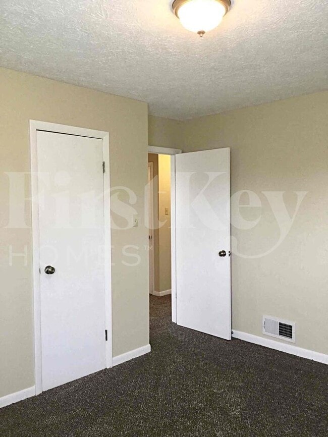 Building Photo - 10730 E 56th St
