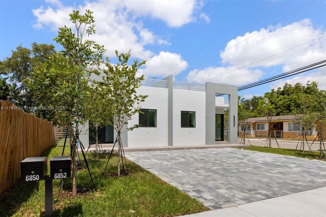 Building Photo - 6852 NW 4th Ave