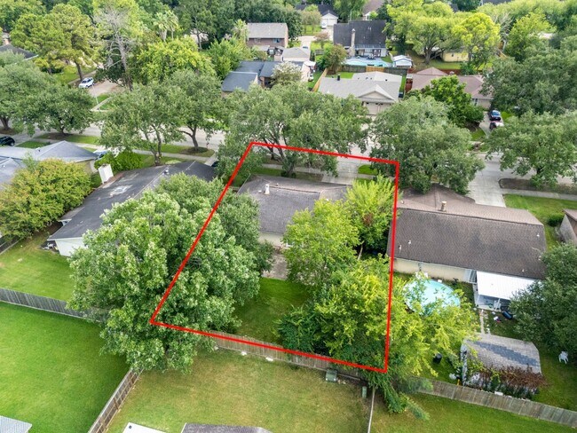 Building Photo - 2126 Turtle Creek Dr